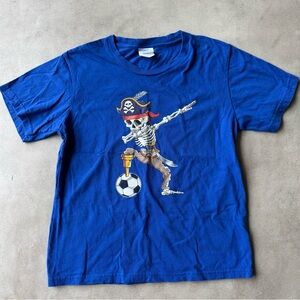 Pirate skeleton soccer tshirt excellent condition youth small (7/8)